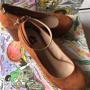 R2 Women's Julianna Suede Platform Wedges Size 8.5